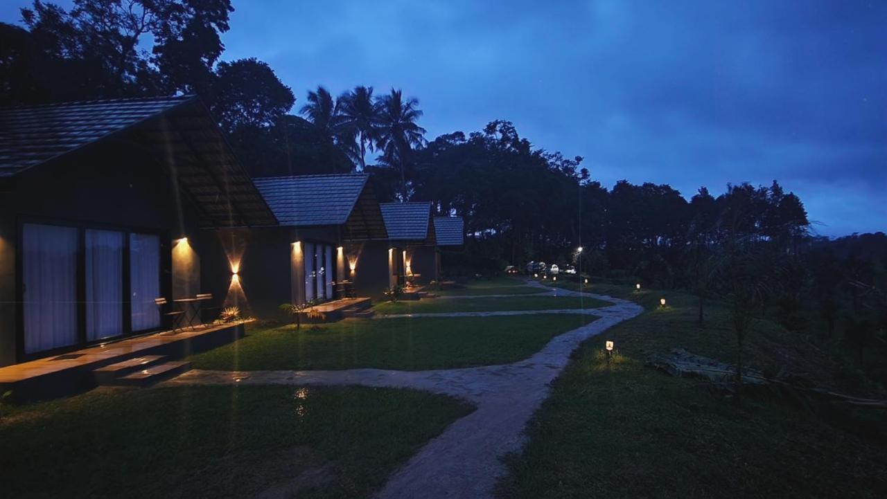 Bendheka - Cliff Front Cottages Coorg Gonikoppal Bagian luar foto