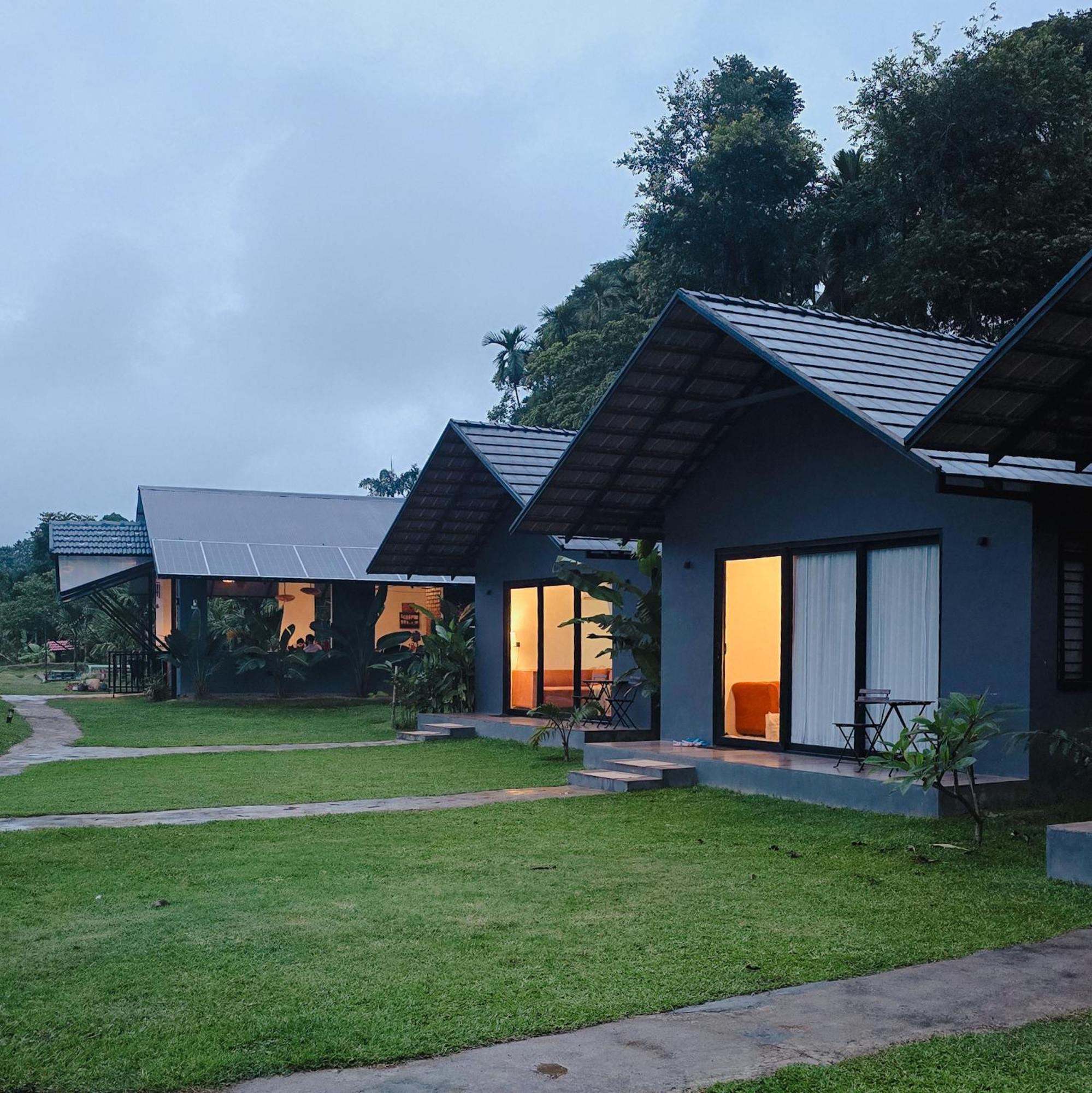 Bendheka - Cliff Front Cottages Coorg Gonikoppal Bagian luar foto